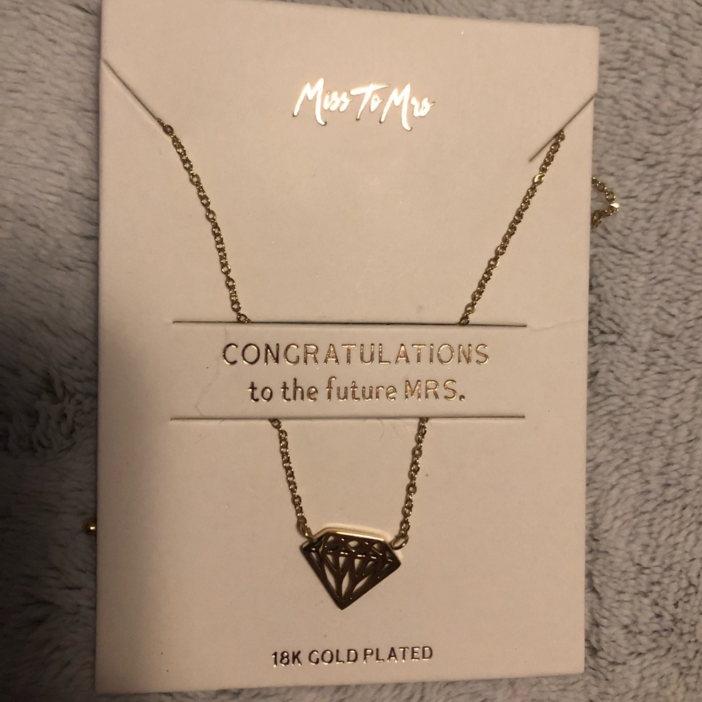 Diamond shape necklace